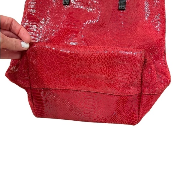 Authentic Marni Red Snakeskin Leather Tote with Zippered Pouch - Picture 6 of 15